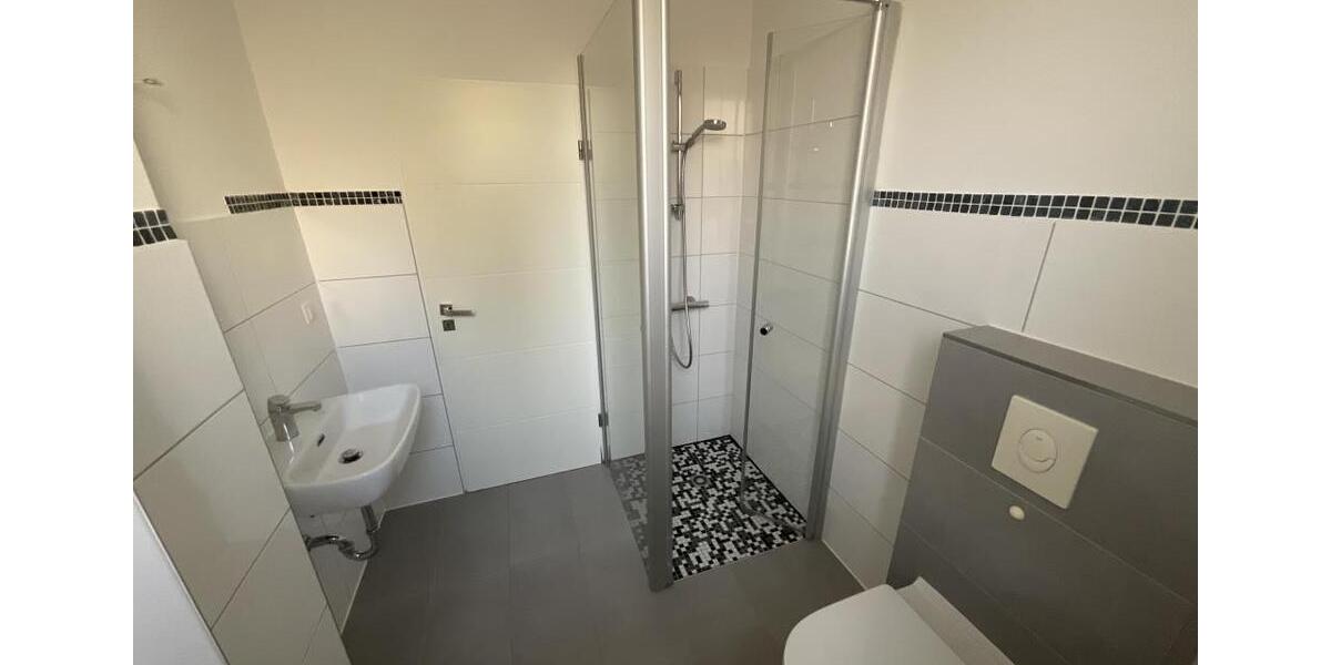 Erdgeschoßwohnung Wilhelmshaven - 3 Zimmer, 70 m&sup2;, 735&euro; | Angebot:23786939