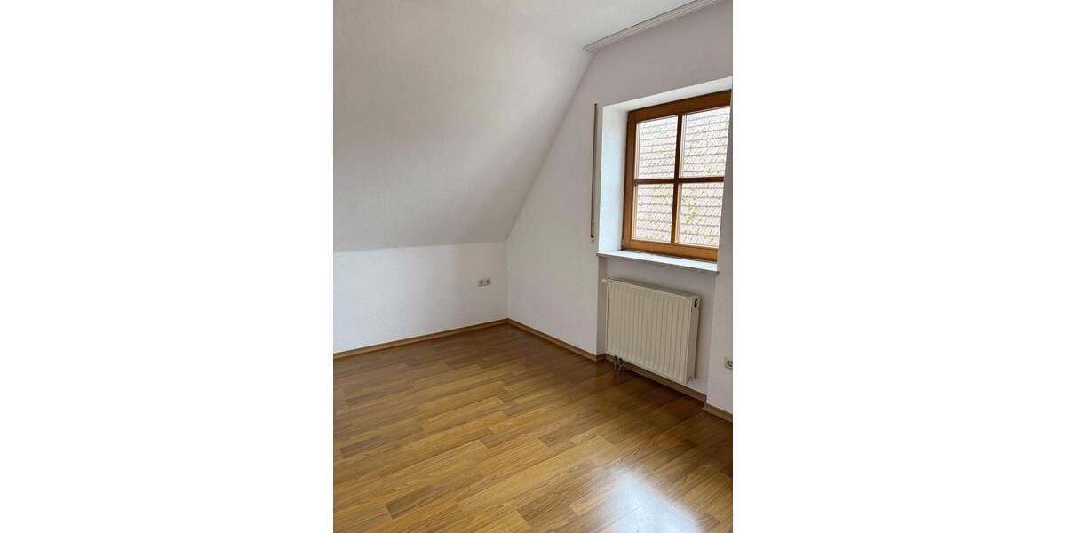 Etagenwohnung Dettelbach - 3 Zimmer, 98 m&sup2;, 950&euro; | Angebot:24637215