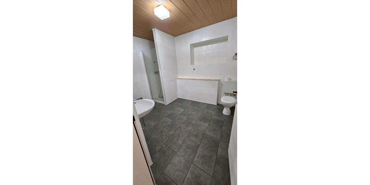 Einfamilienhaus Waldmünchen - 9 Zimmer, 300 m&sup2;, 1.500&euro; | Angebot:26594504