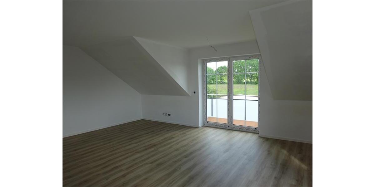 Dachgeschoßwohnung Trittau - 3 Zimmer, 87 m&sup2;, 1.310&euro; | Angebot:25319286