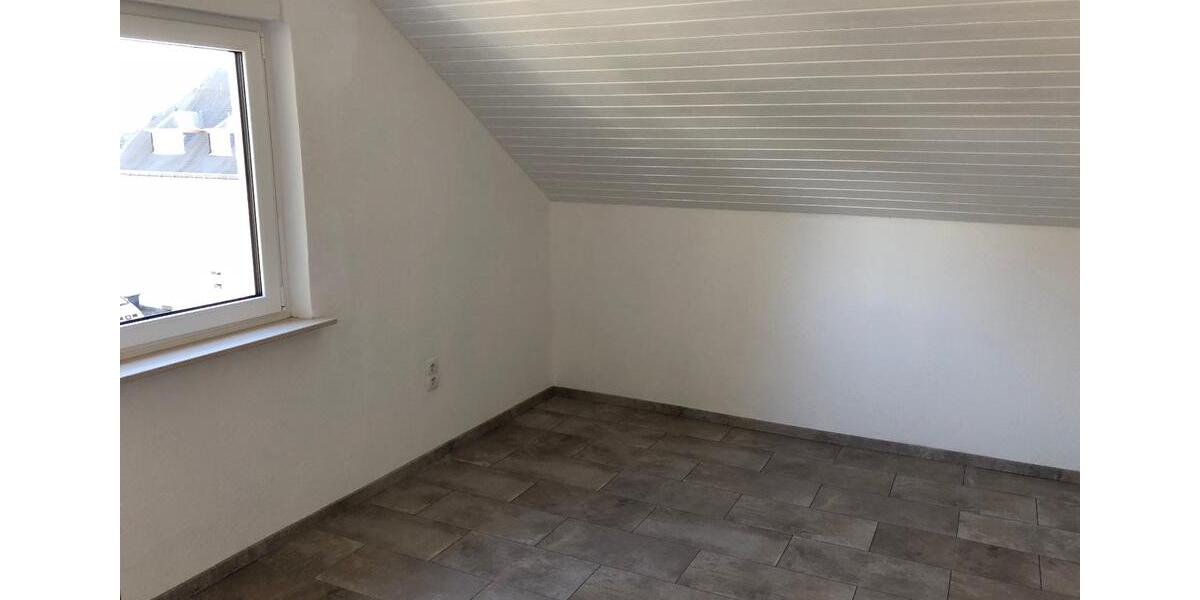 Dachgeschoßwohnung Mayen - 3 Zimmer, 80 m&sup2;, 660&euro; | Angebot:26697690