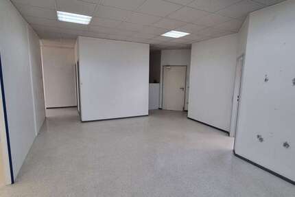 Einzelhandel in Karlsbad 900 € 120 m² zimmer