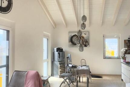 Wohnung Neuffen - 3 Zimmer, 93 m&sup2;, 1.550&euro; | Angebot:26130342