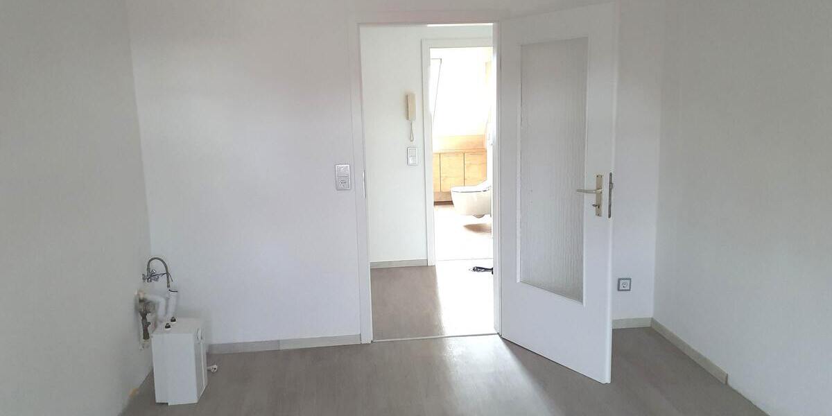 Schicke Dachgeschosswohnung in zentrumsnahe Lage - Dachgeschoßwohnung Wittichenau | Angebot:25430806