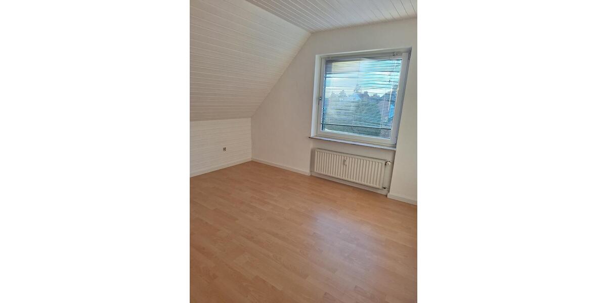 Dachgeschoßwohnung Göttingen Oststadt - 4 Zimmer, 78 m&sup2;, 1.100&euro; | Angebot:25831597