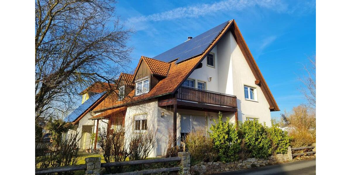 Dachgeschoßwohnung Schwarzach am Main - 6.5 Zimmer, 144 m&sup2;, 1.350&euro; | Angebot:25353316