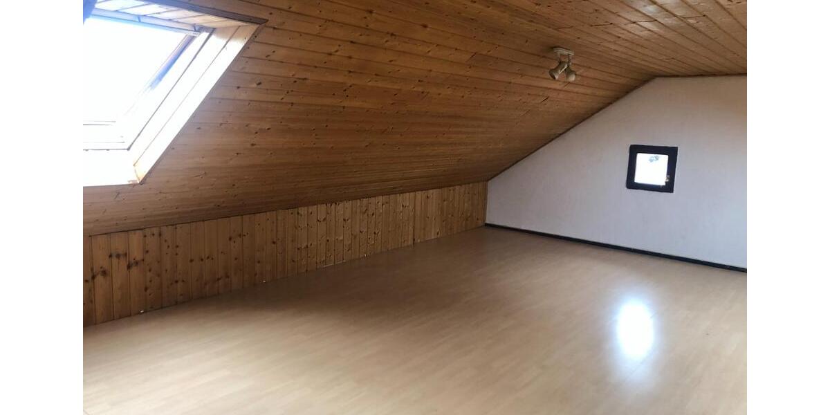 Etagenwohnung Karlsruhe Hagsfeld - 5 Zimmer, 110 m&sup2;, 1.500&euro; | Angebot:24619629