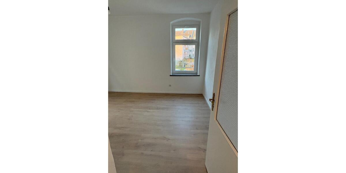 Etagenwohnung Limbach-Oberfrohna Oberfrohna - 2 Zimmer, 65 m&sup2;, 390&euro; | Angebot:26695177