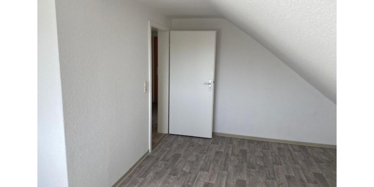 Dachgeschoßwohnung Bad Liebenwerda - 2 Zimmer, 35 m&sup2;, 210&euro; | Angebot:24877594