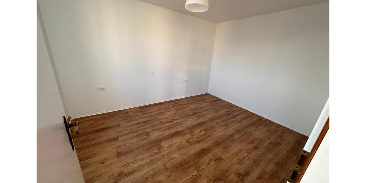 Etagenwohnung Felsberg - 4 Zimmer, 71 m&sup2;, 595&euro; | Angebot:25824537