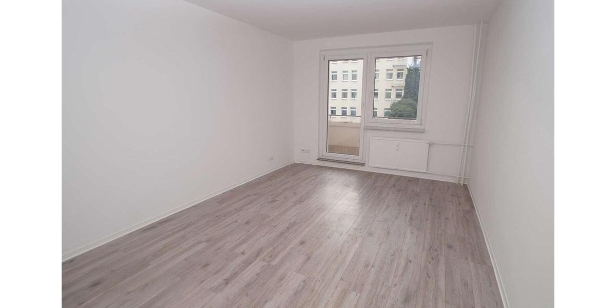 4-Zimmer-Wohnung, Bad mit Dusche, frisch saniert 4 zimmer