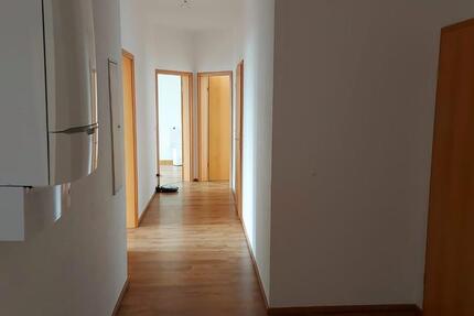 Wohnung Neuhaus am Rennweg - 3 Zimmer, 100 m&sup2;, 650&euro; | Angebot:24940034