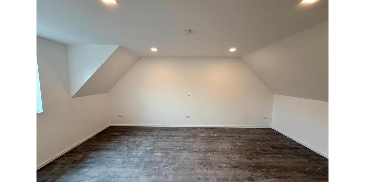 Dachgeschoßwohnung Loxstedt - 2.5 Zimmer, 94 m&sup2;, 1.025&euro; | Angebot:26014276