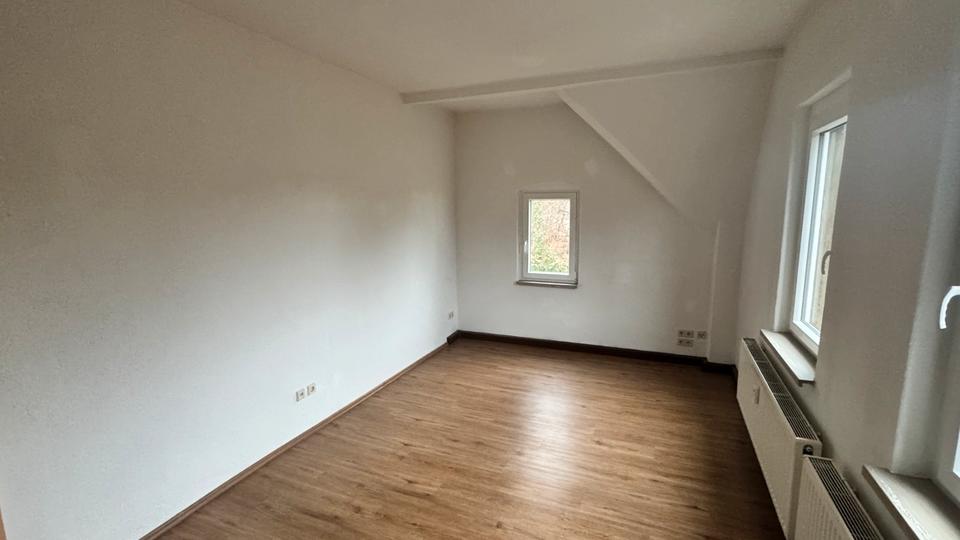 Dachgeschoßwohnung Zschopau - 2 Zimmer, 57 m&sup2;, 285&euro; | Angebot:24258596