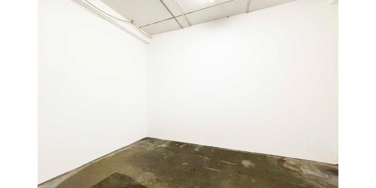 ERLANGEN - WETTERKREUZ: 2 GROSSE HALLEN FÜR LAGERPRODUKTIONBEHEIZTLICHTBÜROA3A73AIRPORT zimmer