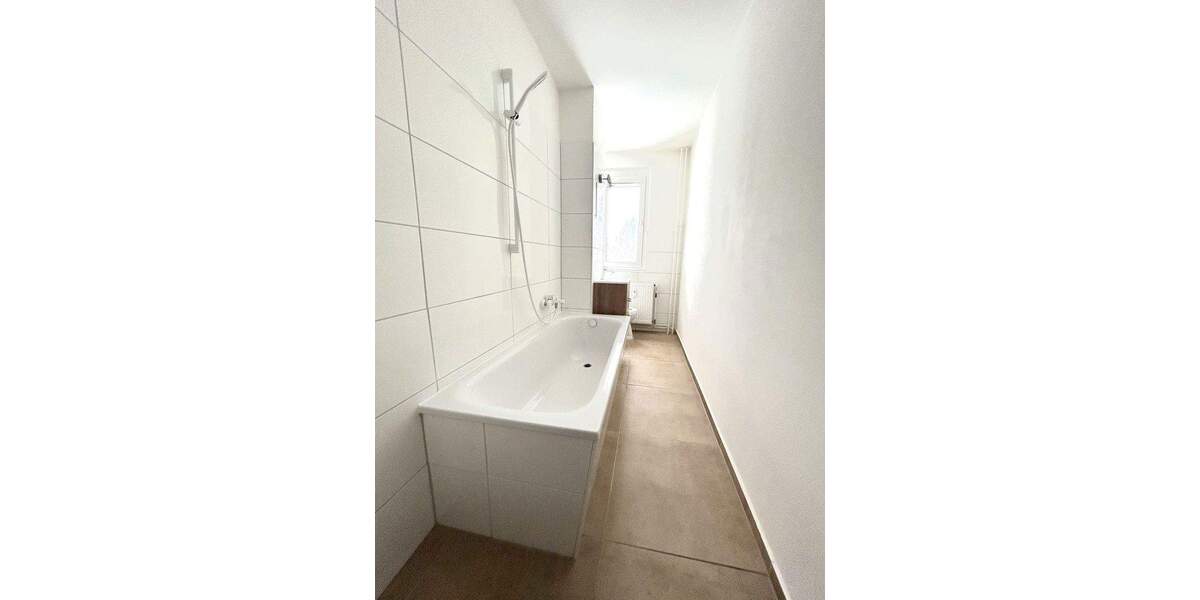 Stadt nah & im Grünen-frisch renovierte 2-Zimmer-Wohnung mit Garten ab sofort frei! 2 zimmer