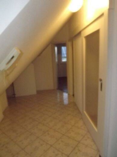 Gut geschnittenes 2 Zimmer-Apartment mit Einbauküche und Wannenbad, in ruhiger Lage von Wiesenbronn. Nur 10 Min. nach Kitzingen... 2 zimmer