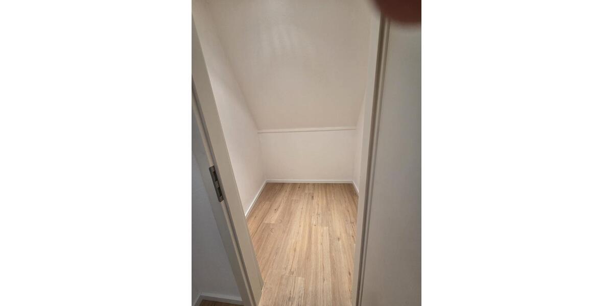 Dachgeschoßwohnung Riegelsberg - 4 Zimmer, 110 m&sup2;, 750&euro; | Angebot:25960878