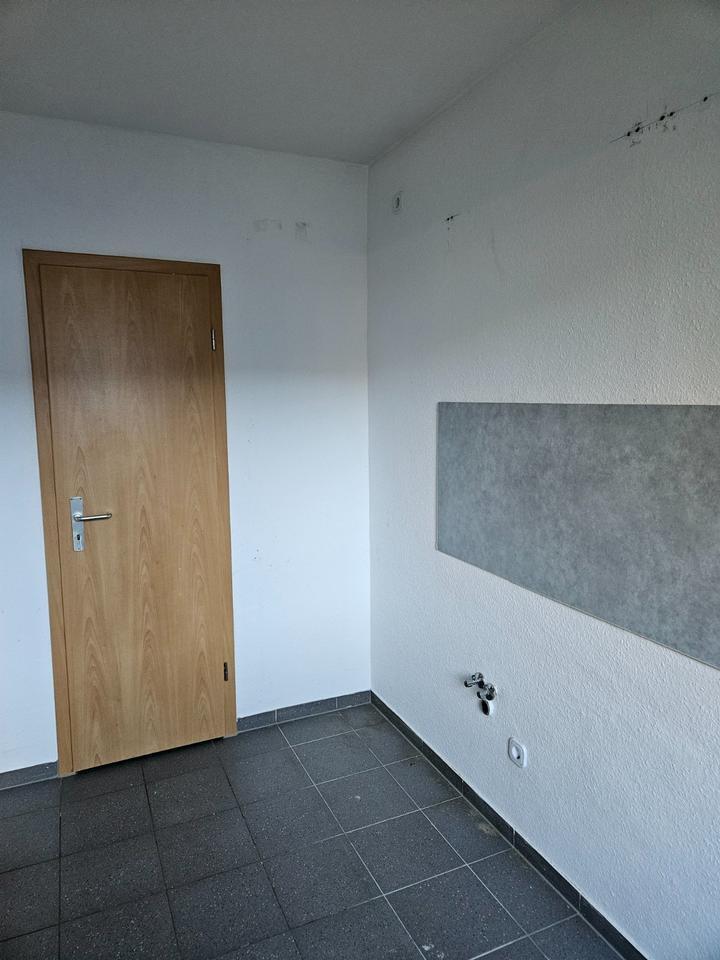2 Zimmer EG Wohnung mit Balkon und Stellplatz in Oberbruch