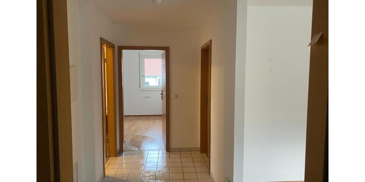 Hochparterre Brackenheim - 3.5 Zimmer, 75 m&sup2;, 1.050&euro; | Angebot:26235925