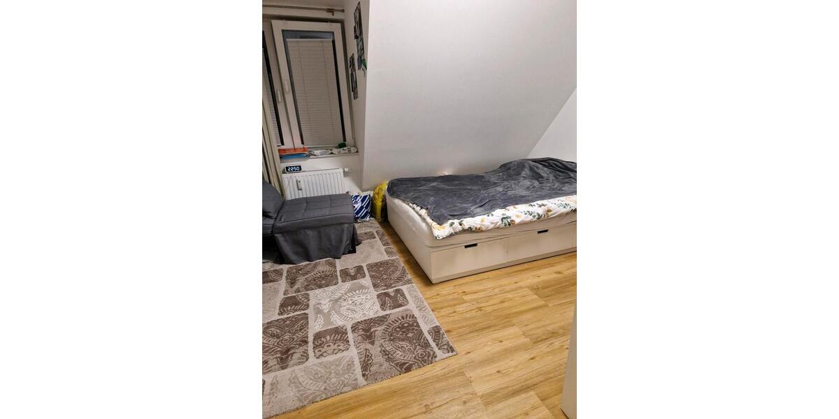 Unmöblierte WG-Zimmer zu vermieten 4 zimmer