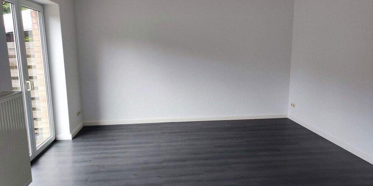 Reihenmittelhaus Albersdorf - 3 Zimmer, 130 m&sup2;, 1.100&euro; | Angebot:25716267