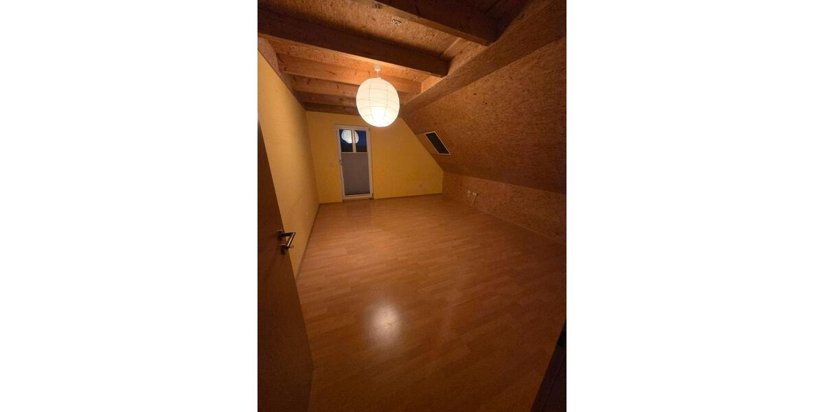 Einfamilienhaus Bad Neualbenreuth - 6 Zimmer, 150 m&sup2;, 1.600&euro; | Angebot:24372019