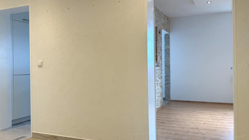 Einfamilienhaus Villingen-Schwenningen Schwenningen - 2.5 Zimmer, 87 m&sup2;, 1.200&euro; | Angebot:25993645
