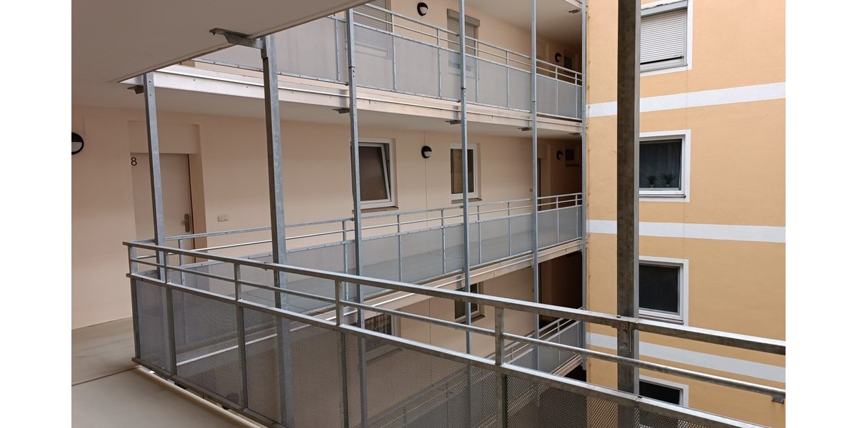 2 Zimmer Mietwohnung mit schönem Bergblick in 83410 Laufen - frei ab 01.09.2026 - Aufzug vorhanden - Etagenwohnung Laufen Laufen | Angebot:26988609
