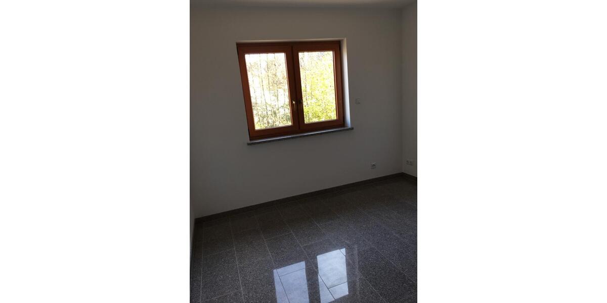 Etagenwohnung Saarbrücken Ensheim - 4 Zimmer, 105 m&sup2;, 850&euro; | Angebot:26225918