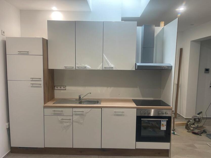 Wohnung Apartment Teil möbliert.küche,Sofa. zimmer