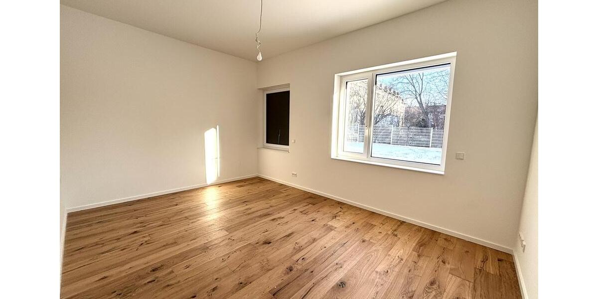 Erdgeschoßwohnung Sindelfingen - 2 Zimmer, 89 m&sup2;, 1.380&euro; | Angebot:24400067