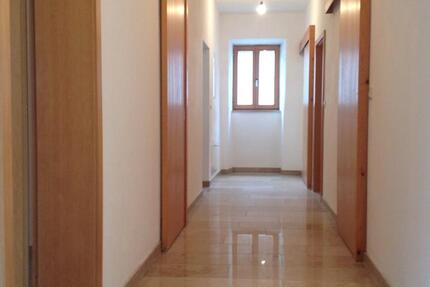 Wohnung Roßbach - 2 Zimmer, 85 m&sup2;, 510&euro; | Angebot:25342275