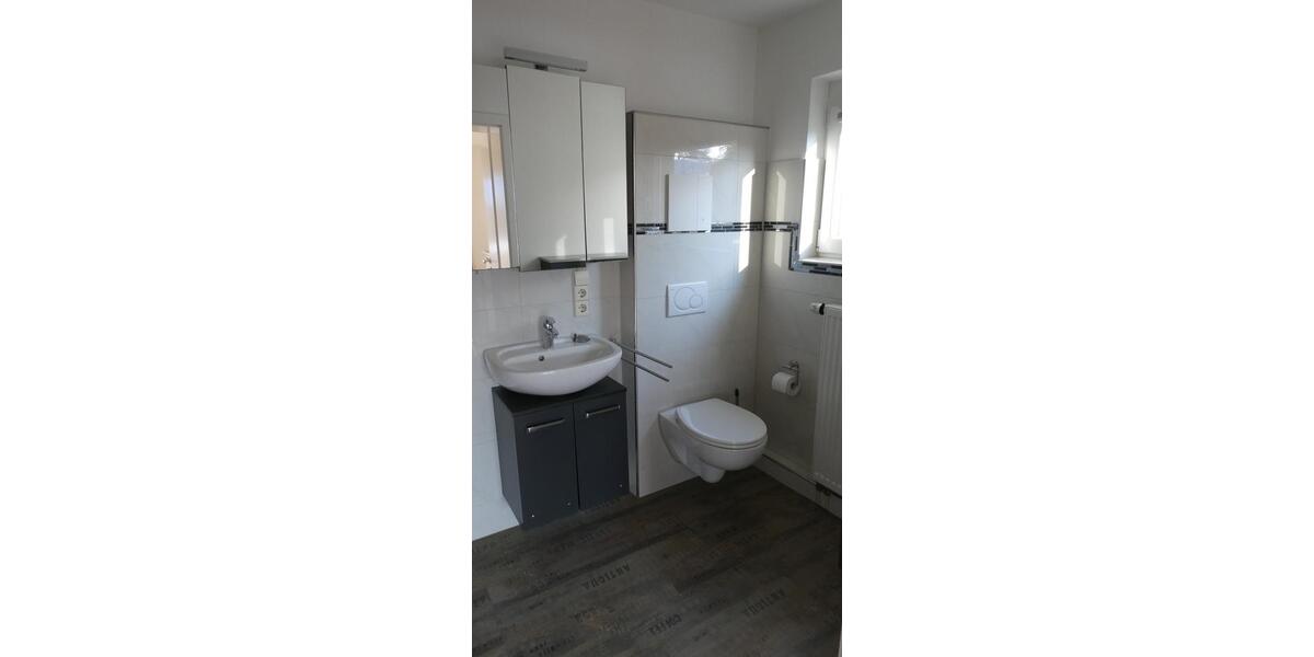Etagenwohnung Friedrichshafen Ailingen - 7 Zimmer, 196 m&sup2;, 2.100&euro; | Angebot:26071877