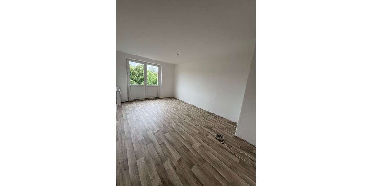 Etagenwohnung Neubrandenburg Südstadt - 3 Zimmer, 53 m&sup2;, 373&euro; | Angebot:26981111