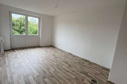 Wohnung Neubrandenburg Südstadt - 3 Zimmer, 53 m&sup2;, 373&euro; | Angebot:26981111