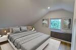 Frisch renoviert! Schönes WG-Zimmer in DG-Wohnung für junges Wohnen nahe Oldenburg Wildenloh