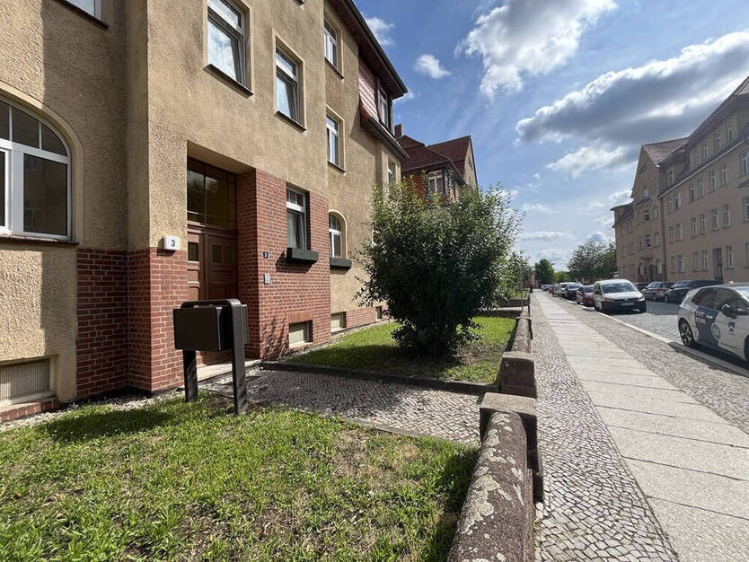 Neu renoviert! Kleine Familie gesucht!