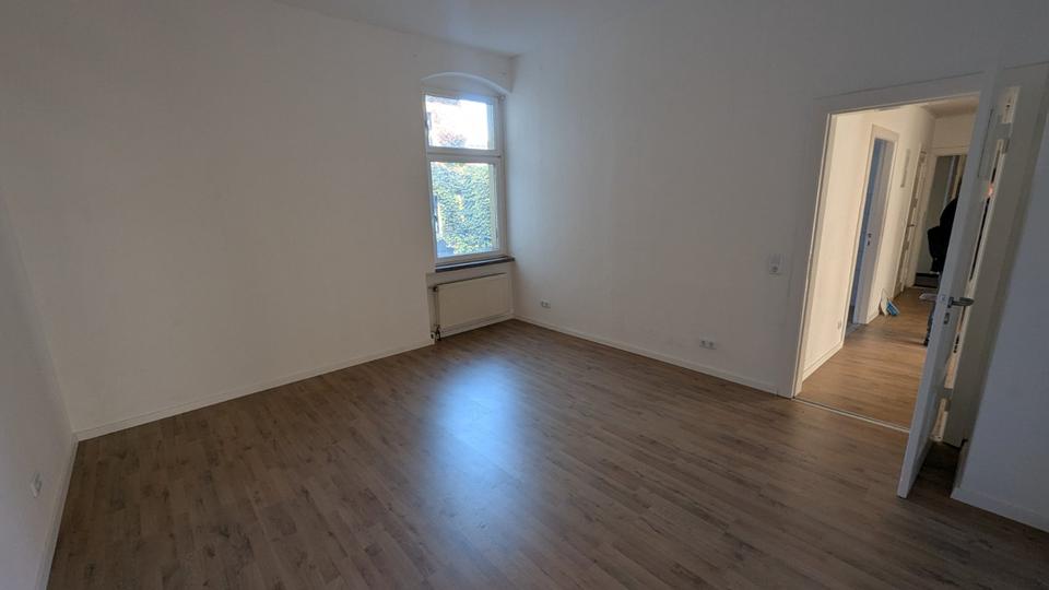 Erdgeschoßwohnung Burg - 3 Zimmer, 72 m&sup2;, 468&euro; | Angebot:26040045