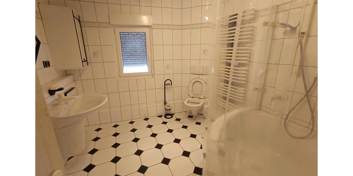 Etagenwohnung Wetzlar Dutenhofen - 4 Zimmer, 90 m&sup2;, 340&euro; | Angebot:24842769