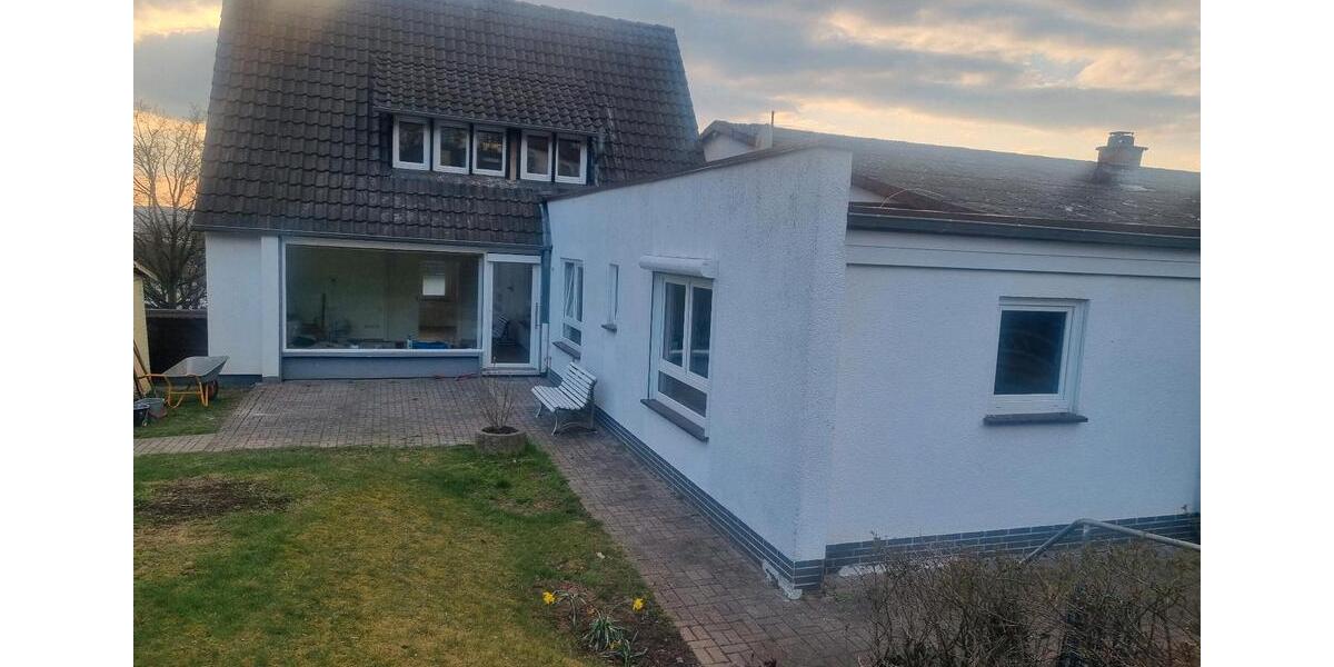 Einfamilienhaus Bad Hersfeld - 4 Zimmer, 160 m&sup2;, 1.500&euro; | Angebot:25868009