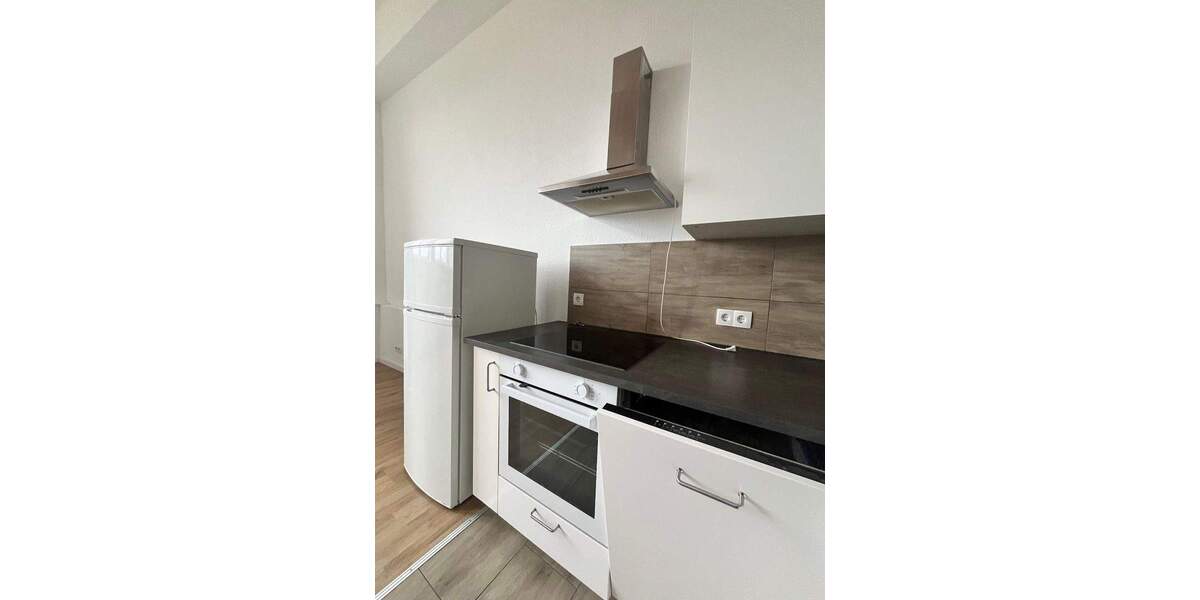 Etagenwohnung Wiesbaden Mitte - 2 Zimmer, 100 m&sup2;, 1.200&euro; | Angebot:24694226