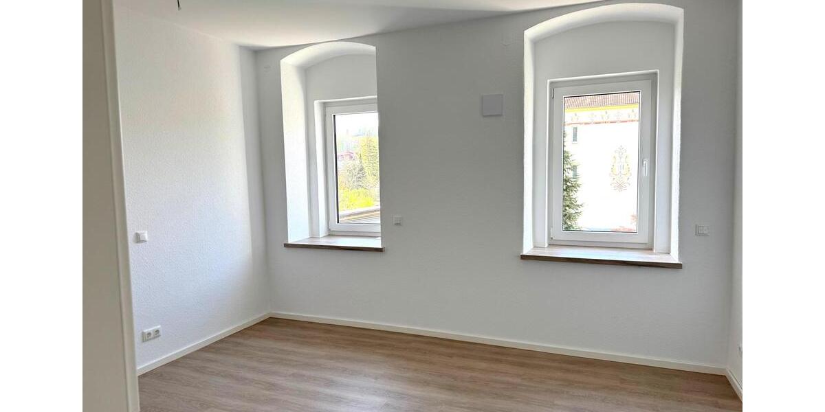 Große, familienfreundliche 4-Raumwohnungen in frisch saniertem Mehrfamilienhaus! 4 zimmer