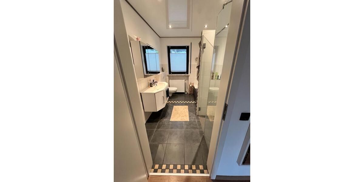 Einfamilienhaus Niedenstein - 5 Zimmer, 140 m&sup2;, 1.600&euro; | Angebot:25863168