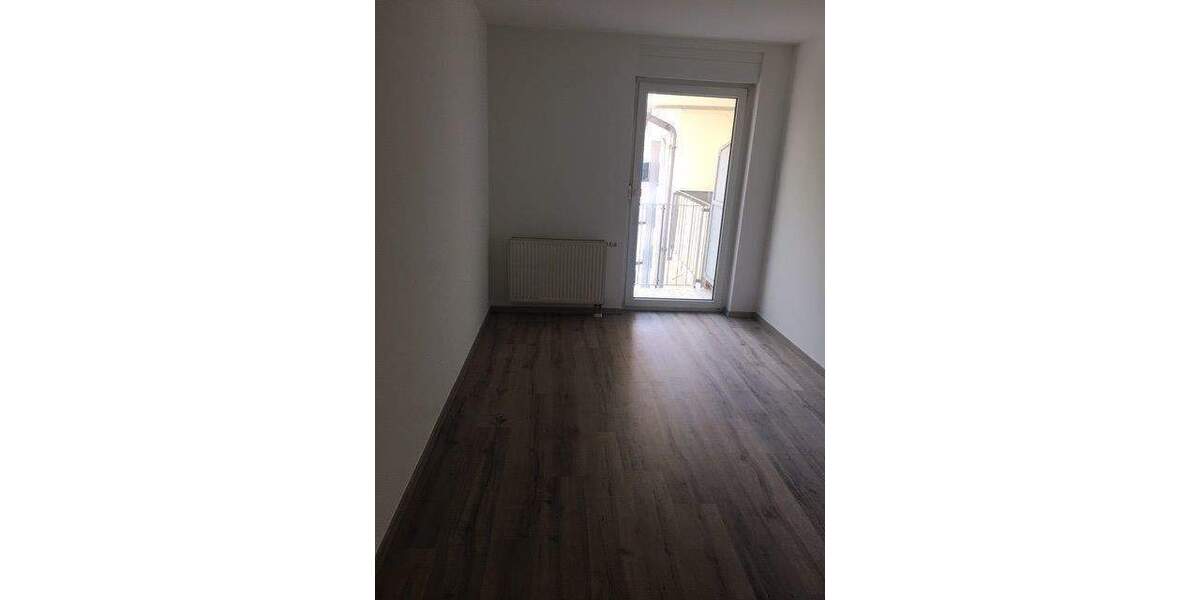 HELLE WOHNUNG MIT BALKON, LIFT UND TG-STELLPLATZ SUCHT NEUEN MIETER!!! 2 zimmer