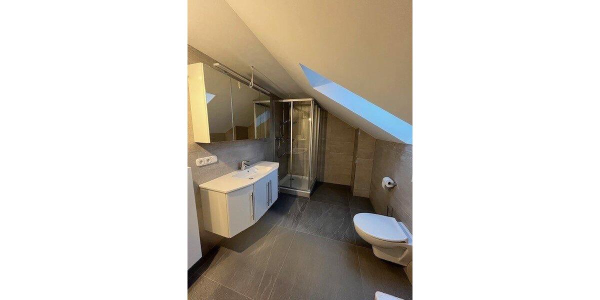 Dachgeschoßwohnung Maßbach - 3 Zimmer, 100 m&sup2;, 900&euro; | Angebot:26383213