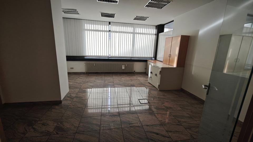 Gewerbeobjekt Schiffweiler - 2.200&euro; | Angebot:23577417