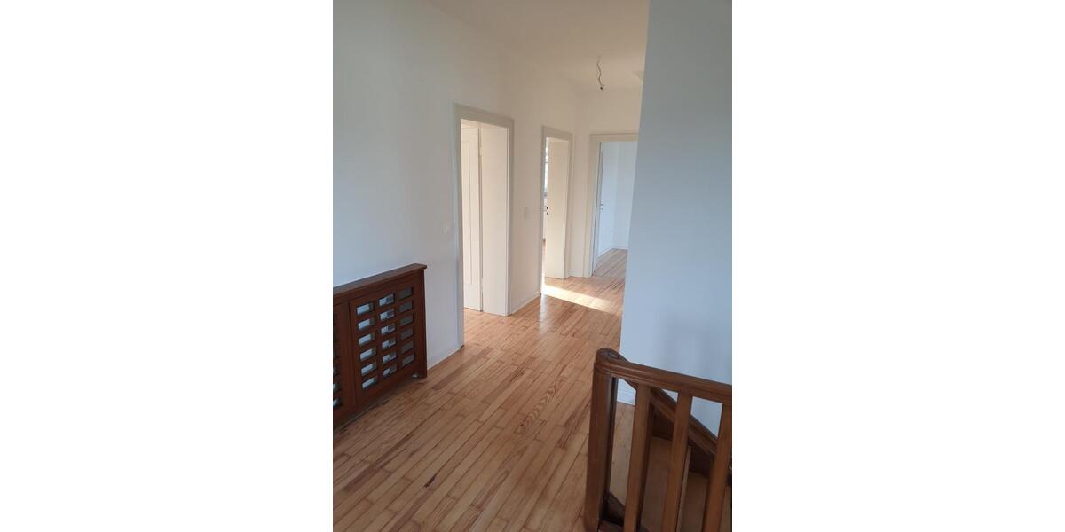 Einfamilienhaus Zweibrücken - 9 Zimmer, 250 m&sup2;, 1.790&euro; | Angebot:24702819