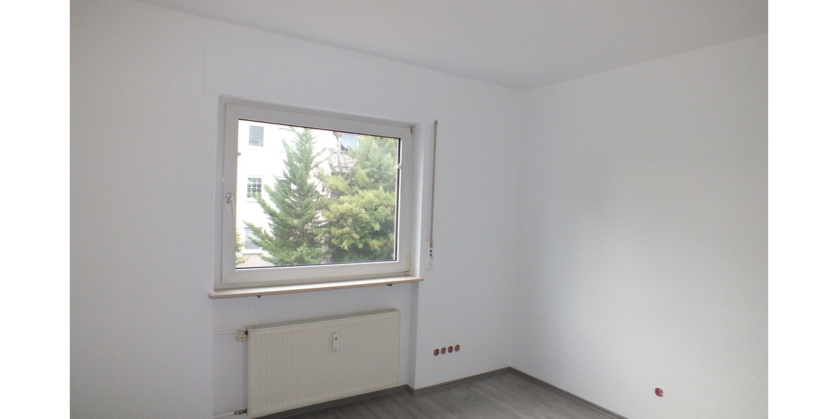 Frisch renovierte 3 Zimmer Wohnung mit ca. 75m² Wohnfläche mit Balkon und Garage - Appartement Nauheim | Angebot:26101851