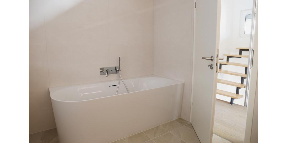 Einfamilienhaus Immenstaad am Bodensee - 6.5 Zimmer, 162 m&sup2;, 2.300&euro; | Angebot:25171386